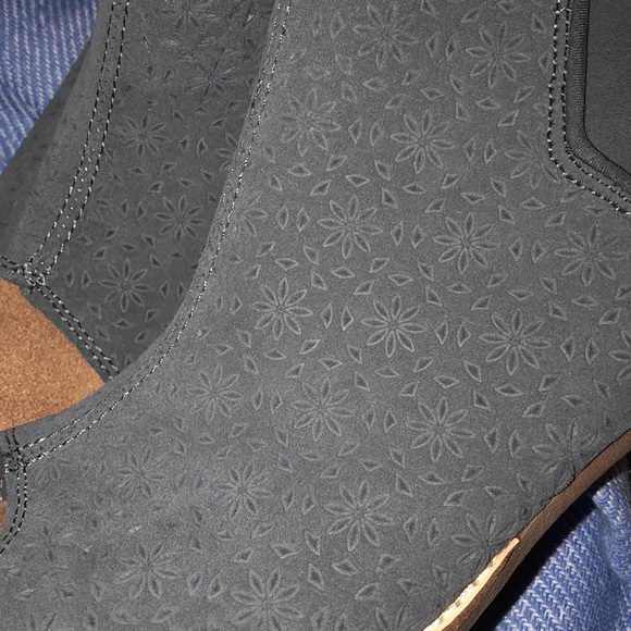 Peep toe toms booties. - Picture 8 of 11